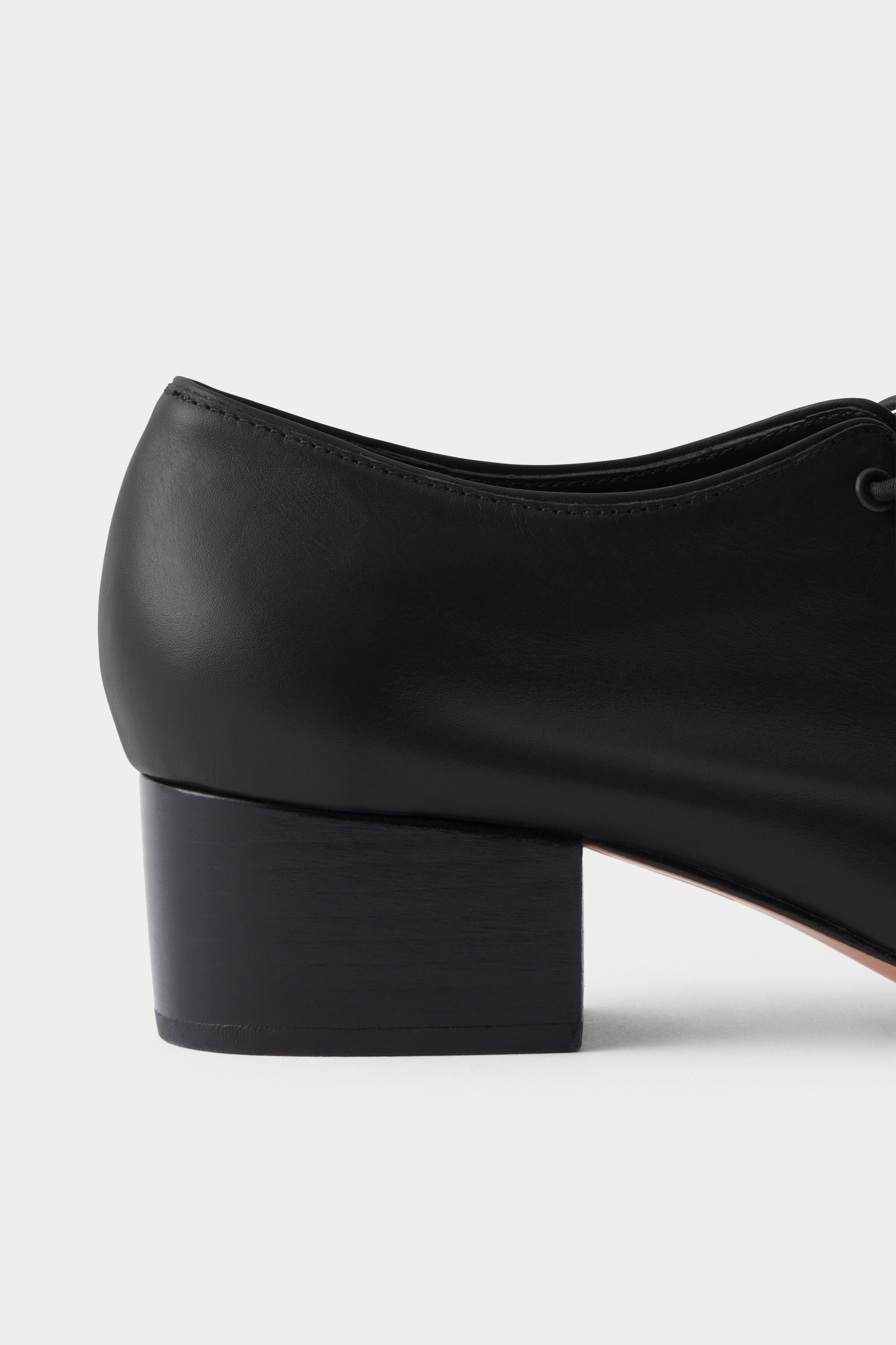 Tilla Flat