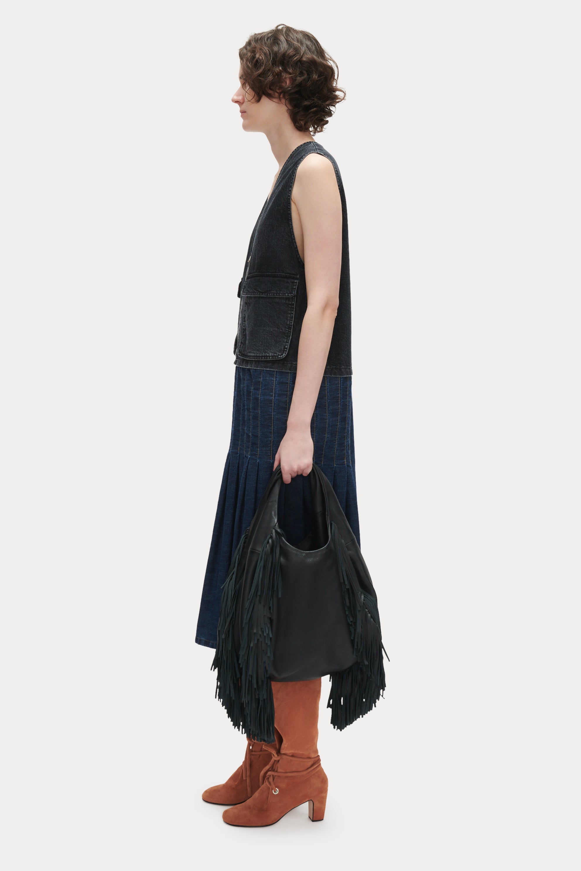 Shila crossbody bag in black suede - Dolce Vita – brenmarke