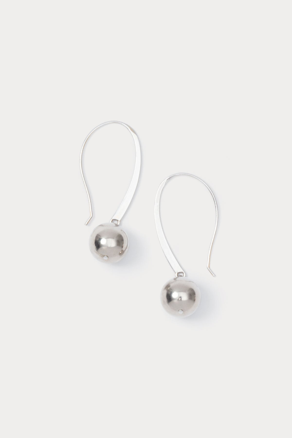 WS2023JAN089(Earrings - Gold) main image 1