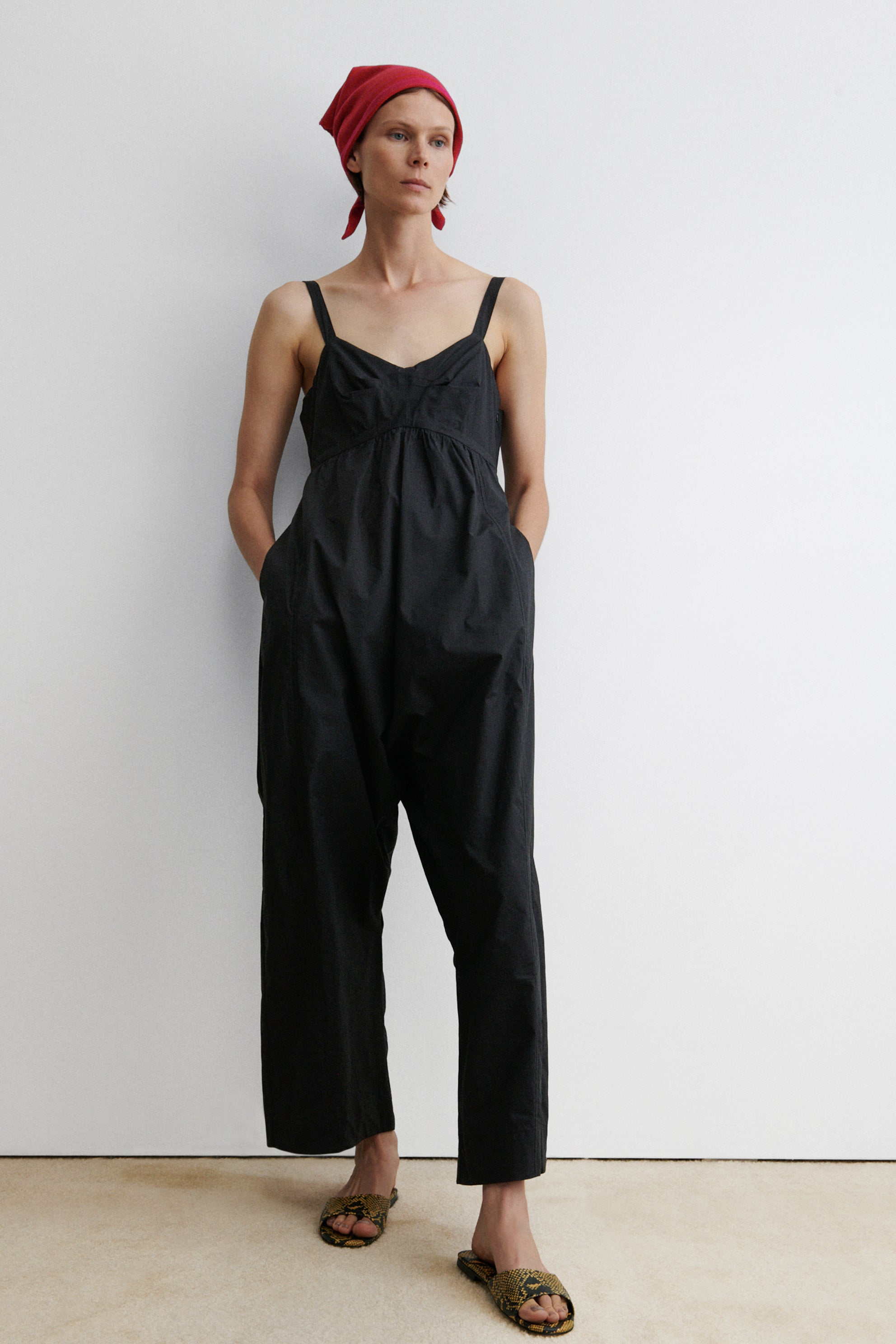 GADID ANONIEM ELBA / GRAY RACHEL 着用 Baldacci Jumpsuit