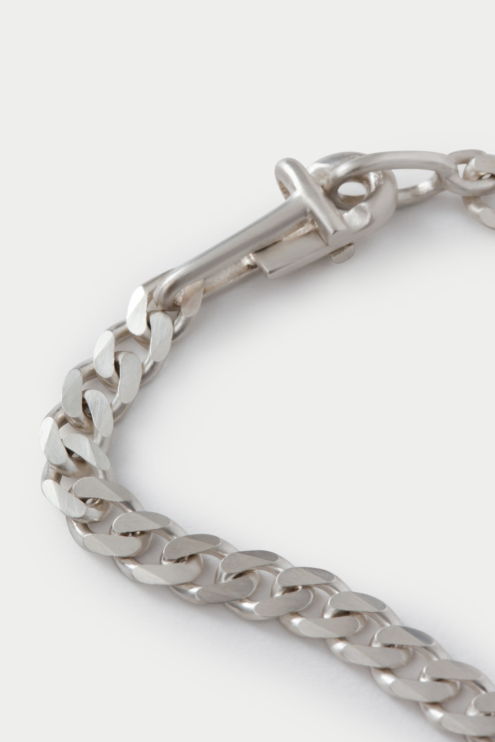 Sterling Silver 5.3mm Heart-Link Bracelet : : Clothing, Shoes &  Accessories